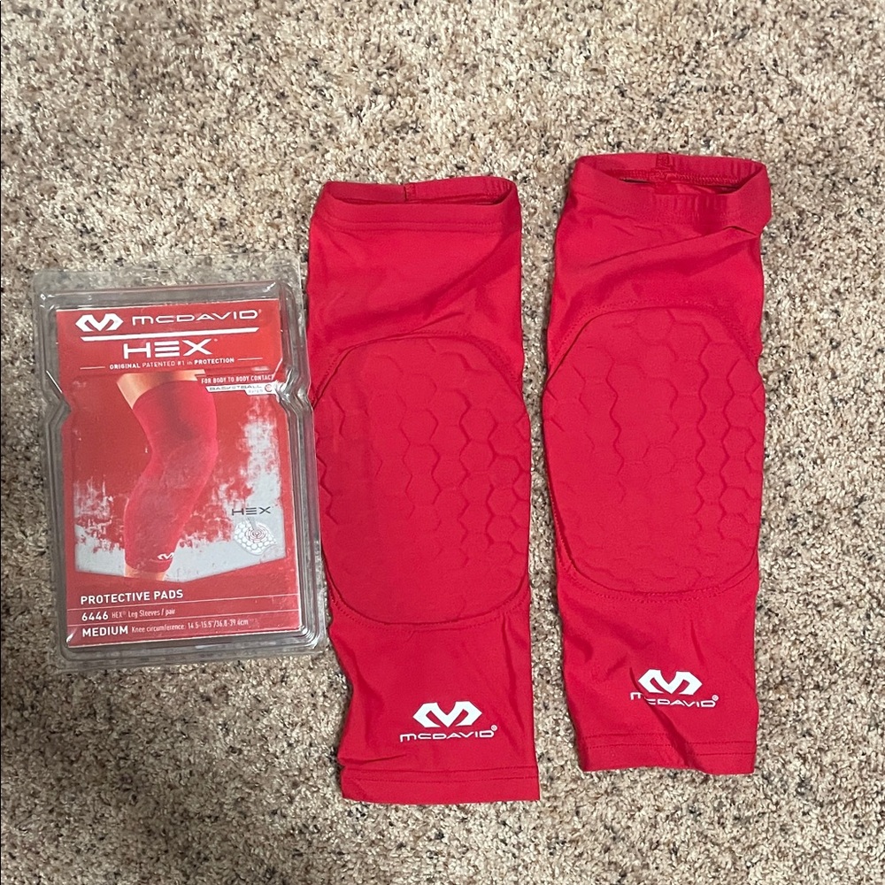 McDavid Red Protective Knee Pads
